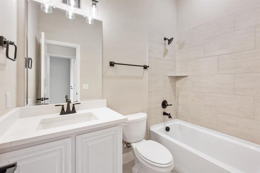 Image 32 of a home in East Oak Creek 50-55. Image 32 of a home in East Oak Creek 50-55.