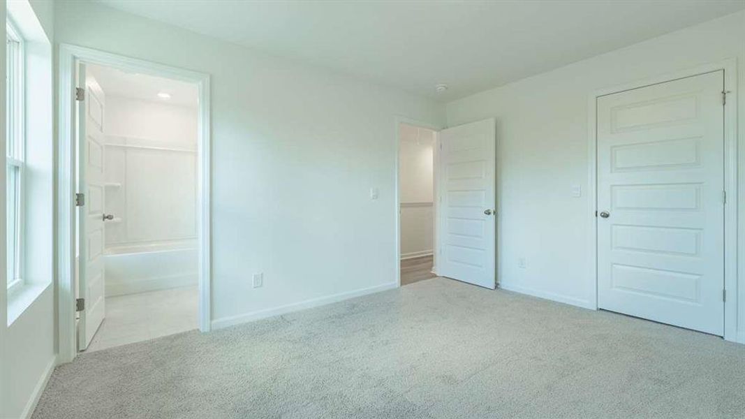Spacious, unfurnished interior of a new home in Townes at Asbury, Hapeville (Image 10).
