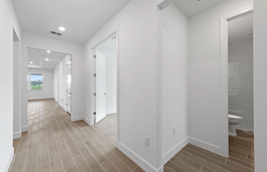 Spacious, unfurnished interior of a new home in Shores at Stillwater, Englewood (Image 30). Spacious, unfurnished interior of a new home in Shores at Stillwater, Englewood (Image 30).