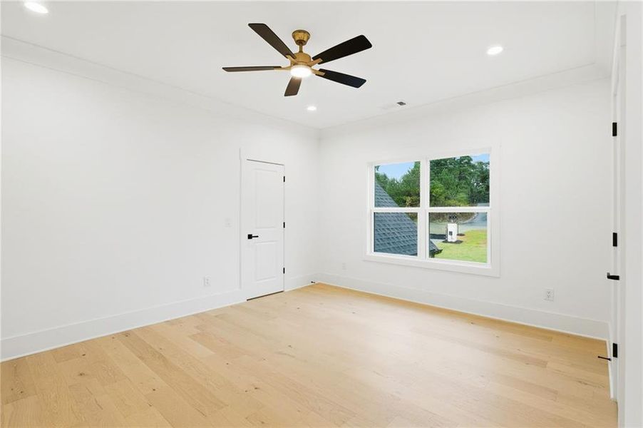 Spacious, unfurnished interior of a new home in , Jefferson (Image 52).