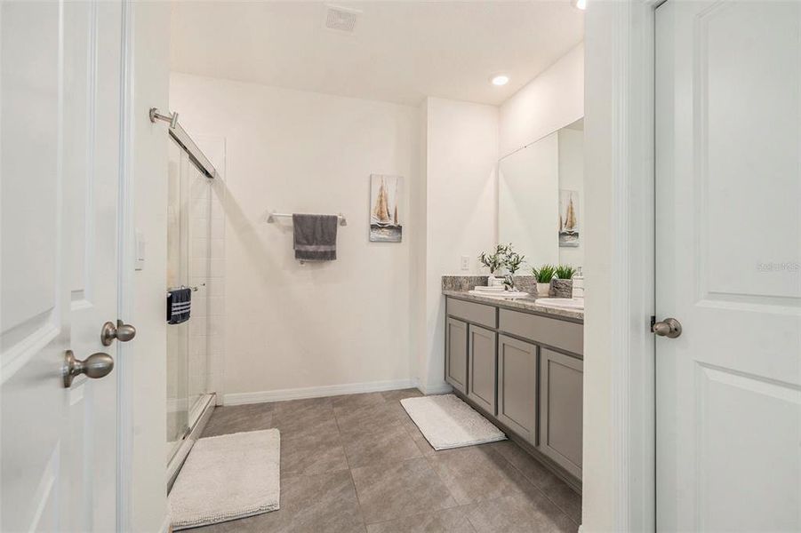 Furnished interior view inside a new home in Epperson, Wesley Chapel (Image 27).