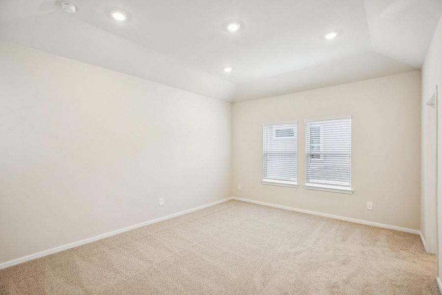 Spacious, unfurnished interior of a new home in Pinewood Trails - City Series, Atascocita (Image 33).