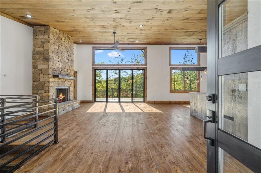 Spacious, unfurnished interior of a new home in , Mineral Bluff (Image 17).