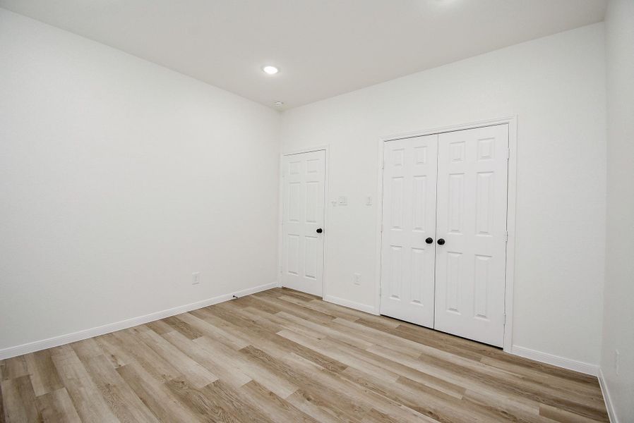 Spacious, unfurnished interior of a new home in , Houston (Image 24).