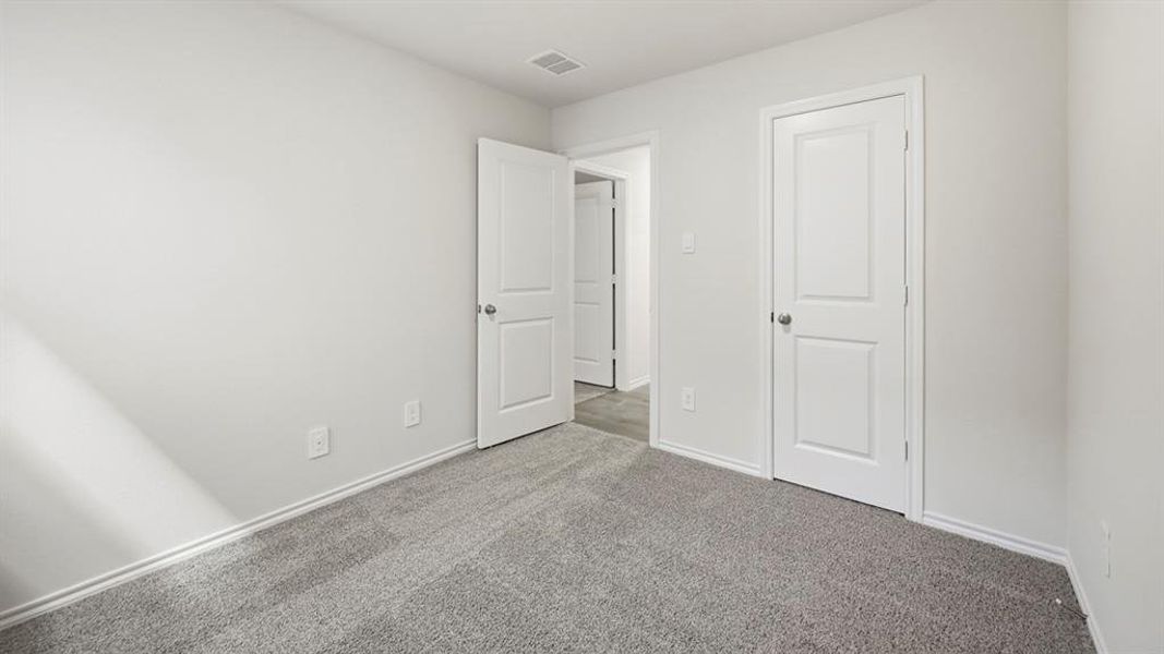 Spacious, unfurnished interior of a new home in Sweetwater Springs, Sherman (Image 21).