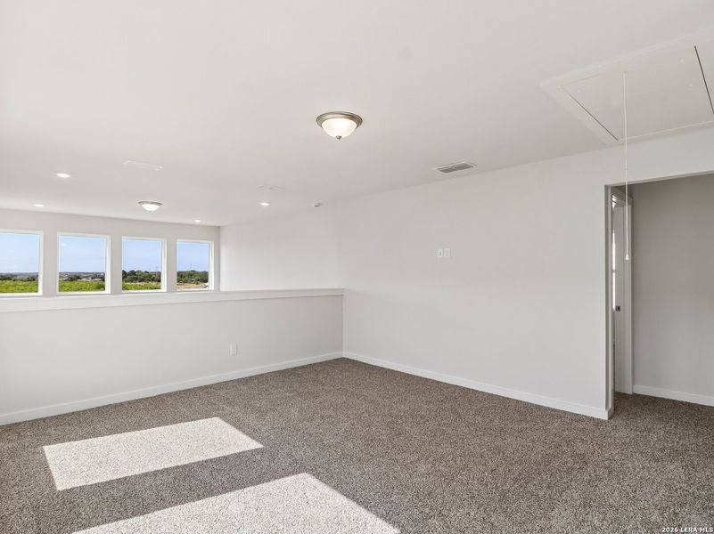 Spacious, unfurnished interior of a new home in Talley Fields, San Antonio (Image 27).