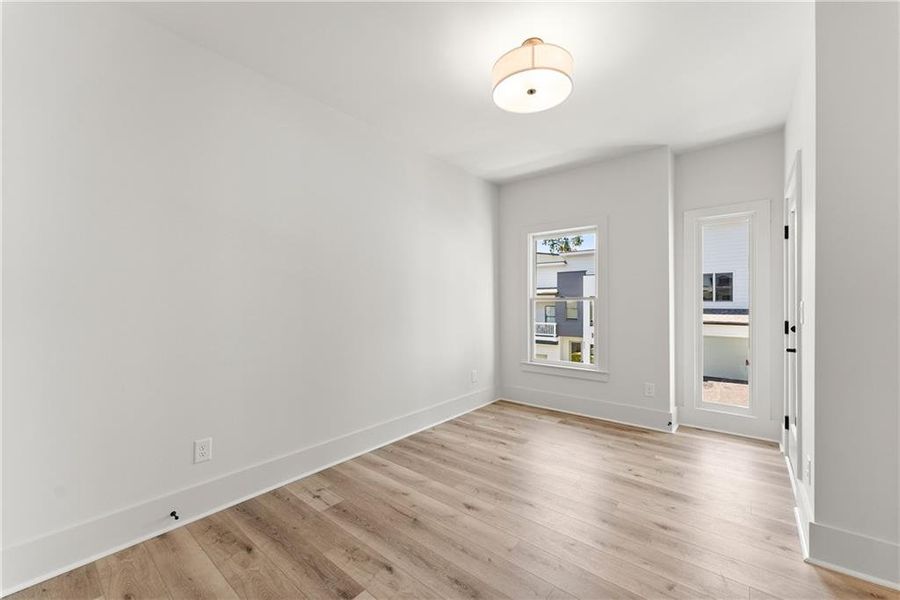Spacious, unfurnished interior of a new home in , Gainesville (Image 21).