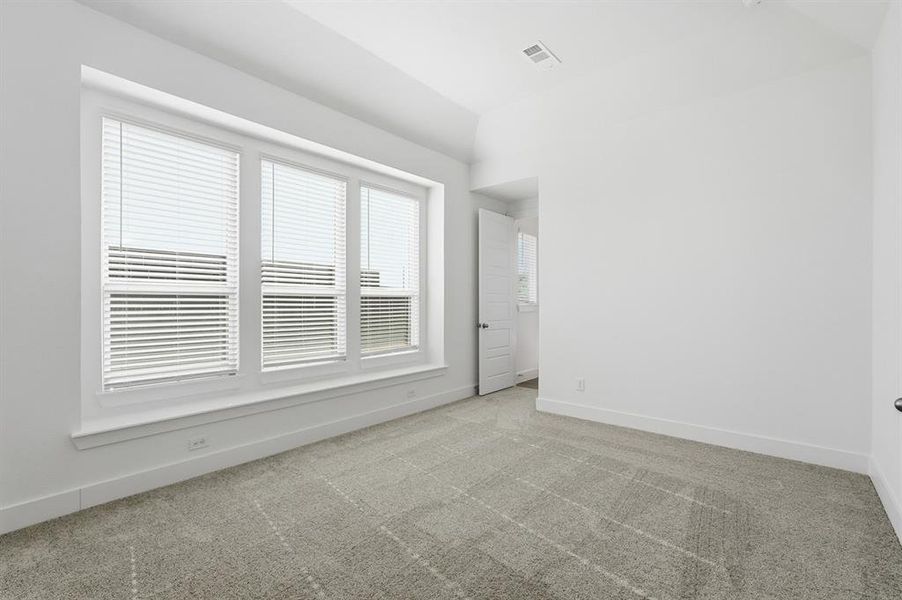 Spacious, unfurnished interior of a new home in Sandbrock Ranch, Aubrey (Image 20). Spacious, unfurnished interior of a new home in Sandbrock Ranch, Aubrey (Image 20).