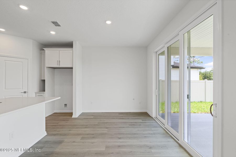 Spacious, unfurnished interior of a new home in Beacon Lake, St. Augustine (Image 28).