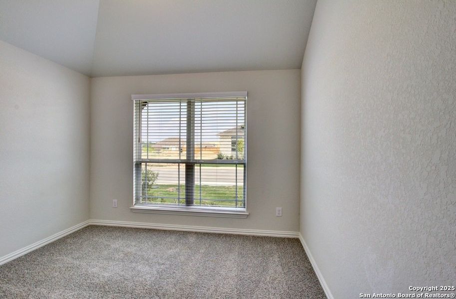Spacious, unfurnished interior of a new home in Veranda, San Antonio (Image 18).