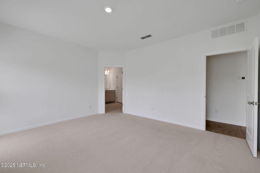 Spacious, unfurnished interior of a new home in Cordova Palms, St. Augustine (Image 26).