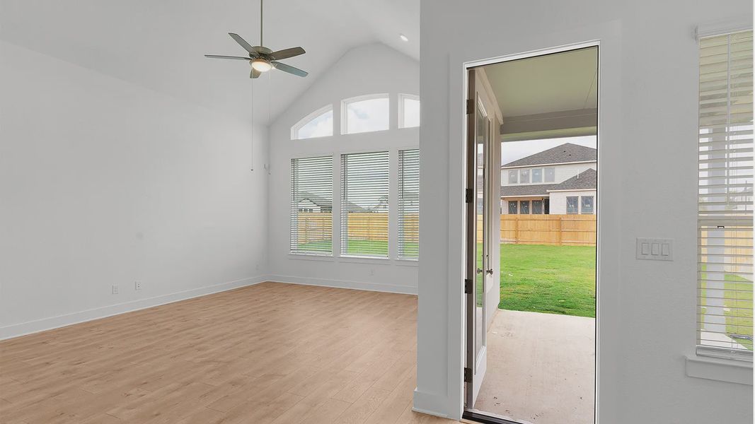 Spacious, unfurnished interior of a new home in Santa Rita Ranch, Liberty Hill (Image 16).