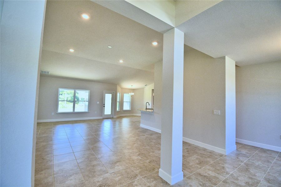Spacious, unfurnished interior of a new home in Cadence Crossing, Auburndale (Image 21). Spacious, unfurnished interior of a new home in Cadence Crossing, Auburndale (Image 21).