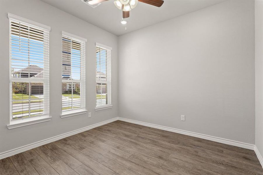 Spacious, unfurnished interior of a new home in Rocky Creek Crossing, Fort Worth (Image 9). Spacious, unfurnished interior of a new home in Rocky Creek Crossing, Fort Worth (Image 9).