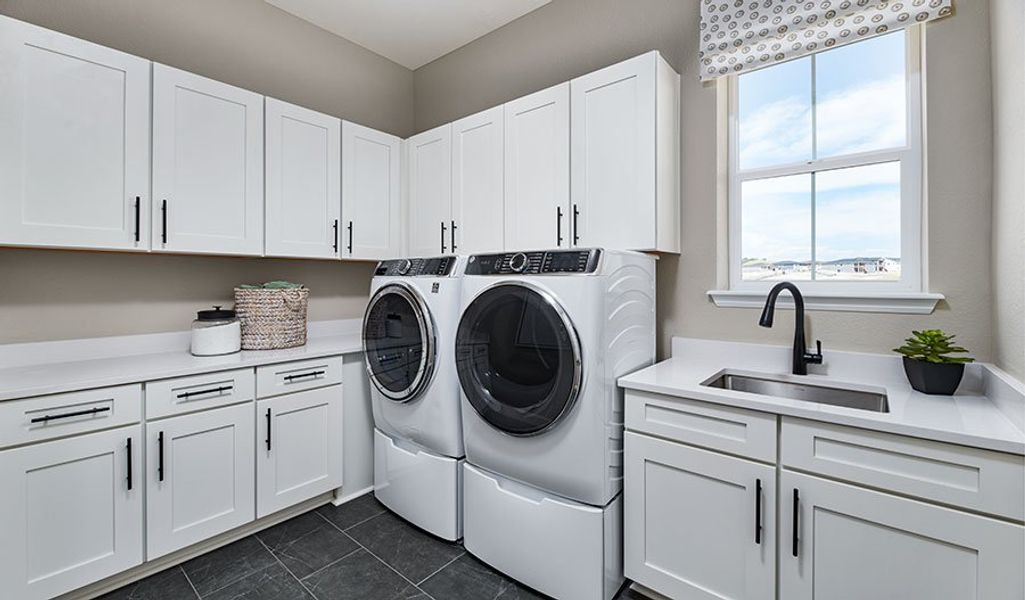 Harmon-D44H-VistaPinesAtCrystalValley Laundry