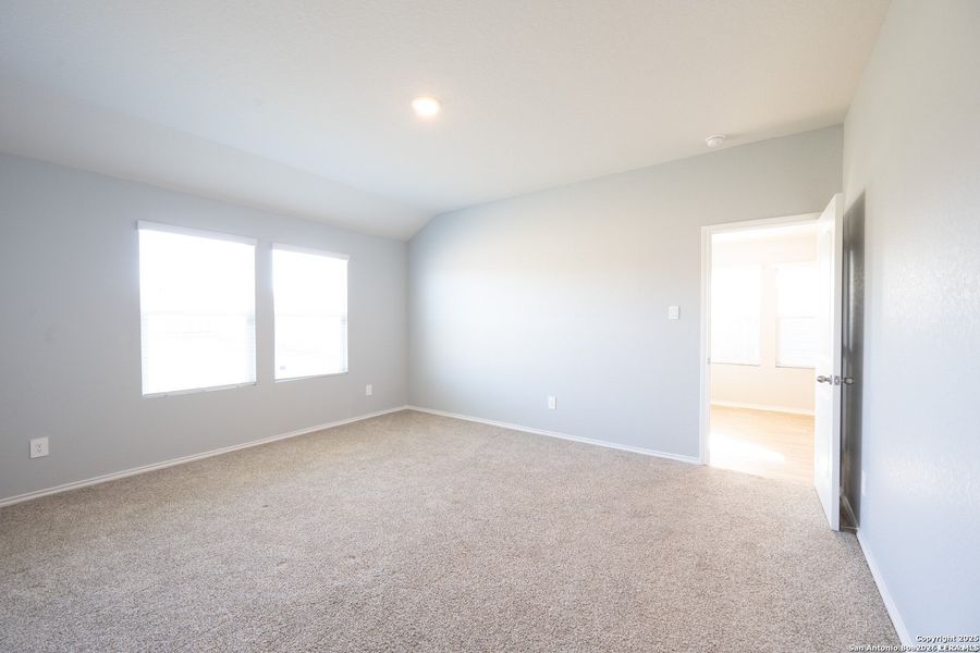 Spacious, unfurnished interior of a new home in , Seguin (Image 11).