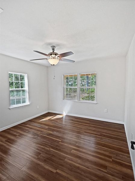 Spacious, unfurnished interior of a new home in , Jasper (Image 12).