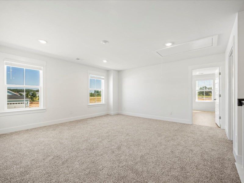 Spacious, unfurnished interior of a new home in , Summerville (Image 22).