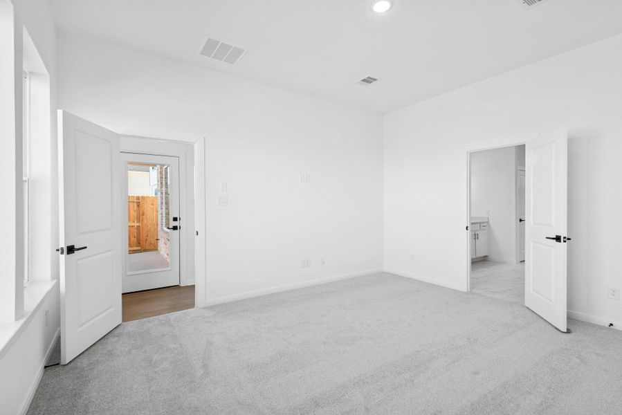 Spacious, unfurnished interior of a new home in Jubilee, Hockley (Image 18).