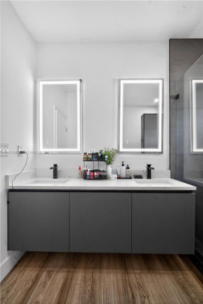 Furnished interior view inside a new home in , Fort Lauderdale (Image 29). Furnished interior view inside a new home in , Fort Lauderdale (Image 29).