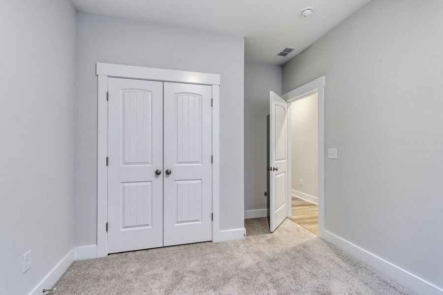 Spacious, unfurnished interior of a new home in Arcadia, Myrtle Beach (Image 35).