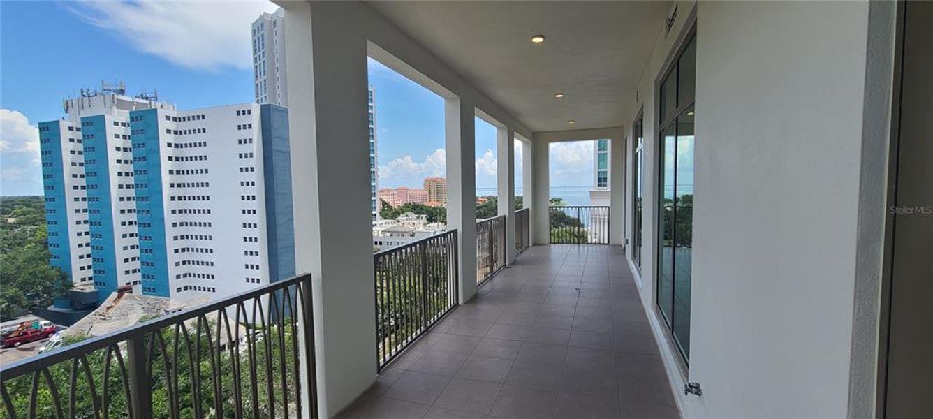 Condo located in St. Petersburg, FL showcasing its design and architecture (Image 22). Condo located in St. Petersburg, FL showcasing its design and architecture (Image 22).