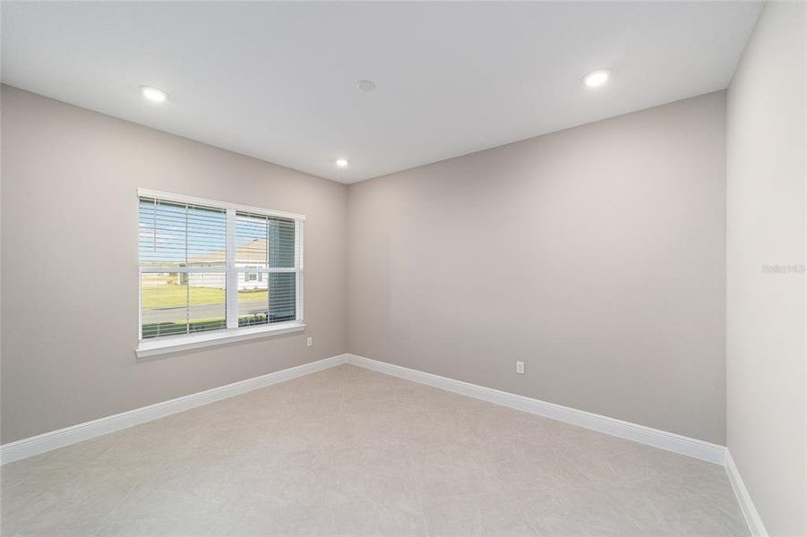 Spacious, unfurnished interior of a new home in , Ocala (Image 38).