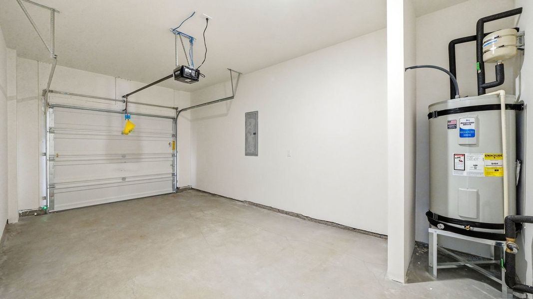 Spacious, unfurnished interior of a new home in The Arbor Townhomes, Kingsport (Image 30).