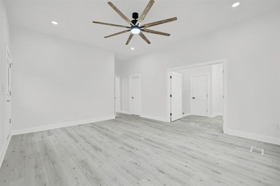 Spacious, unfurnished interior of a new home in , Pottsboro (Image 28).