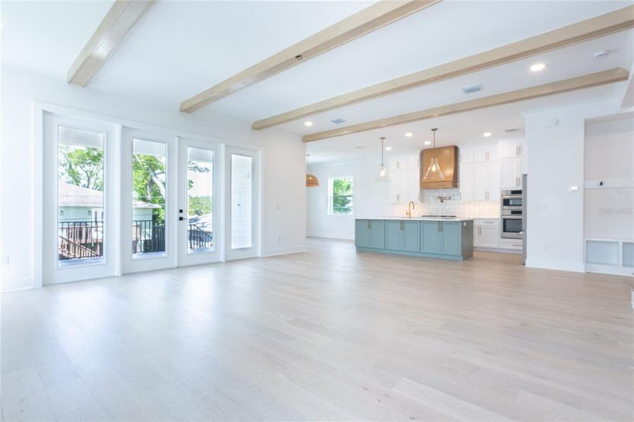 Spacious, unfurnished interior of a new home in , St. Petersburg (Image 24).