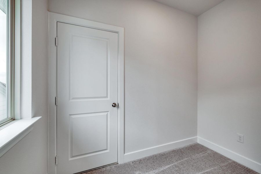 Spacious, unfurnished interior of a new home in Santa Rita Ranch - 60', Liberty Hill (Image 15). Spacious, unfurnished interior of a new home in Santa Rita Ranch - 60', Liberty Hill (Image 15).