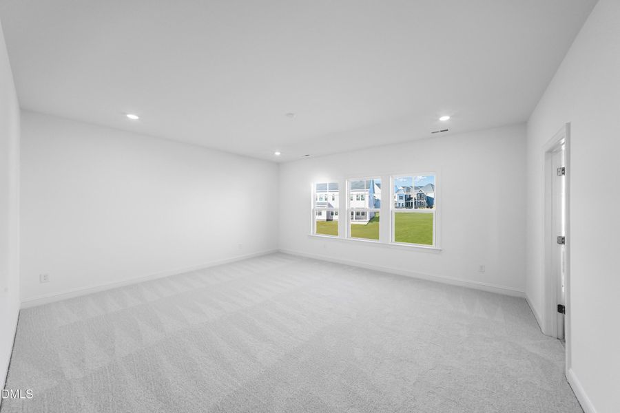 SUN_Stoneriver_Pic_EastmanIII_OwnersSuit