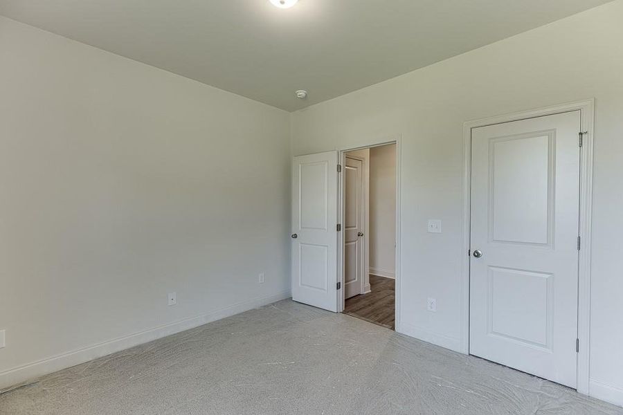 Spacious, unfurnished interior of a new home in , Jefferson (Image 16).