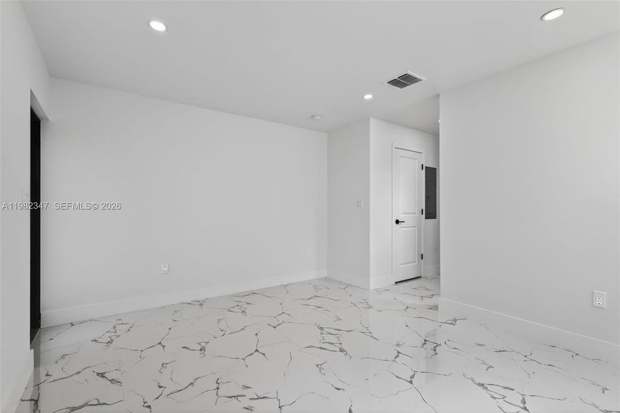 Spacious, unfurnished interior of a new home in , Miami (Image 20).