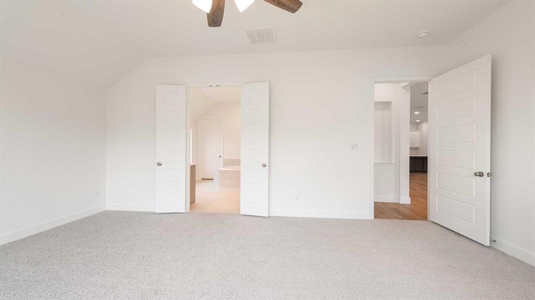 Spacious, unfurnished interior of a new home in Trinity Falls 50', McKinney (Image 12). Spacious, unfurnished interior of a new home in Trinity Falls 50', McKinney (Image 12).