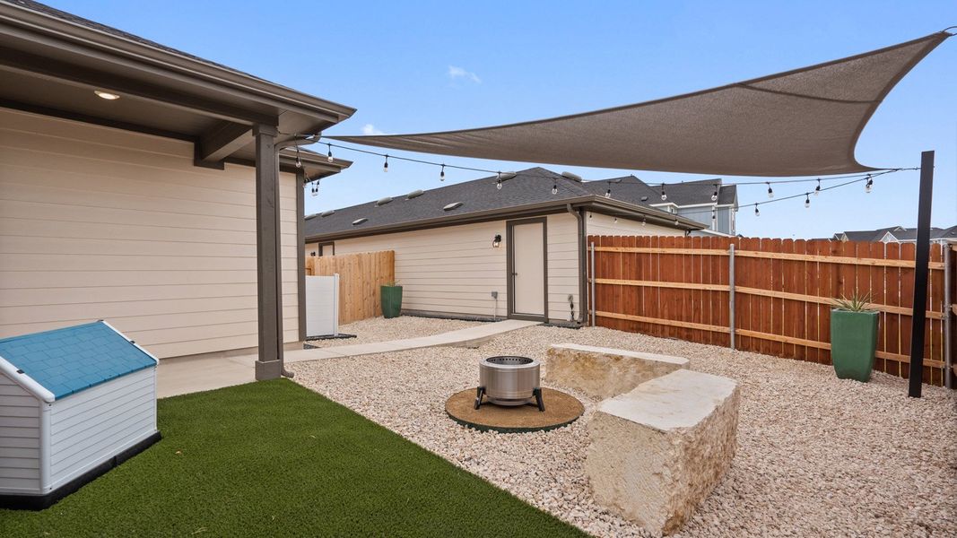 Exterior details and patio area of a home in Avery Centre, Round Rock (Image 30).