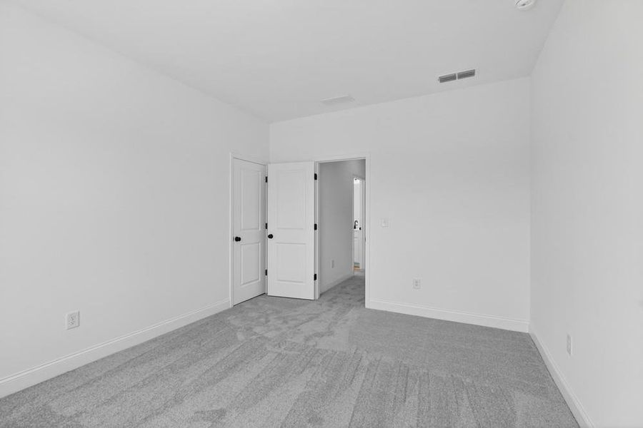 Spacious, unfurnished interior of a new home in Nichols Farm, Dacula (Image 33).