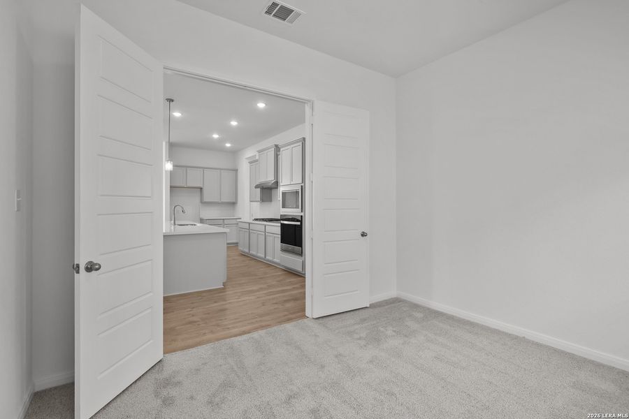 Spacious, unfurnished interior of a new home in Stillwater Ranch, San Antonio (Image 18).