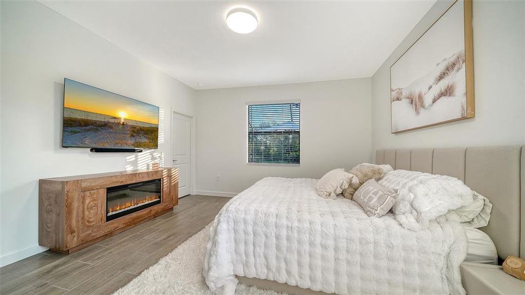 Furnished interior view inside a new home in Lorraine Lakes at Lakewood Ranch, Lakewood Ranch (Image 18).