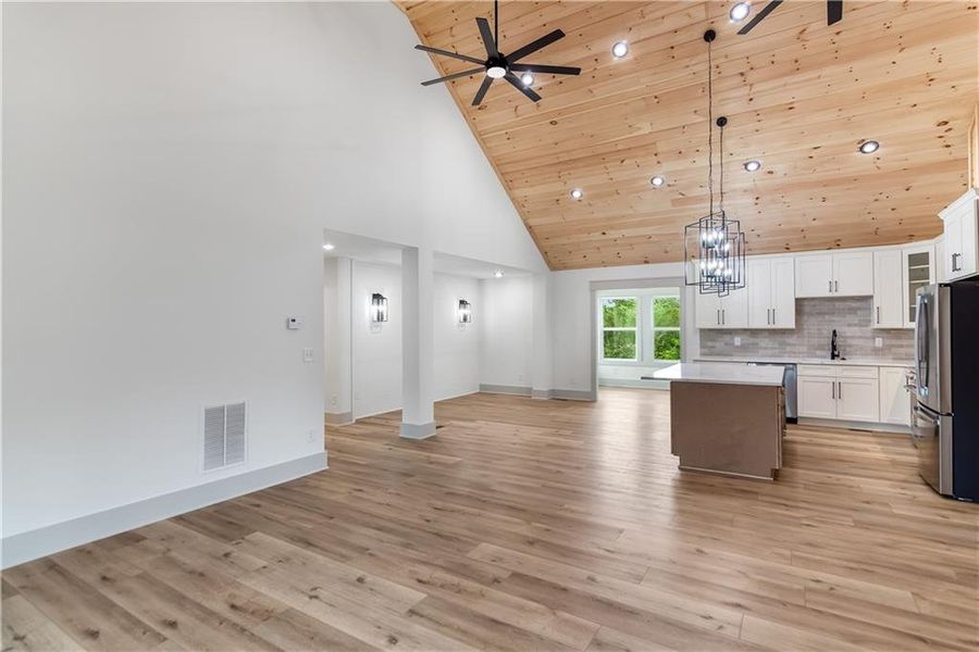 Spacious, unfurnished interior of a new home in , Ranger (Image 43).
