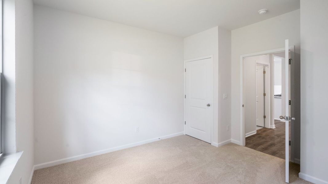 Spacious, unfurnished interior of a new home in Forest Creek, Winston-Salem (Image 22).