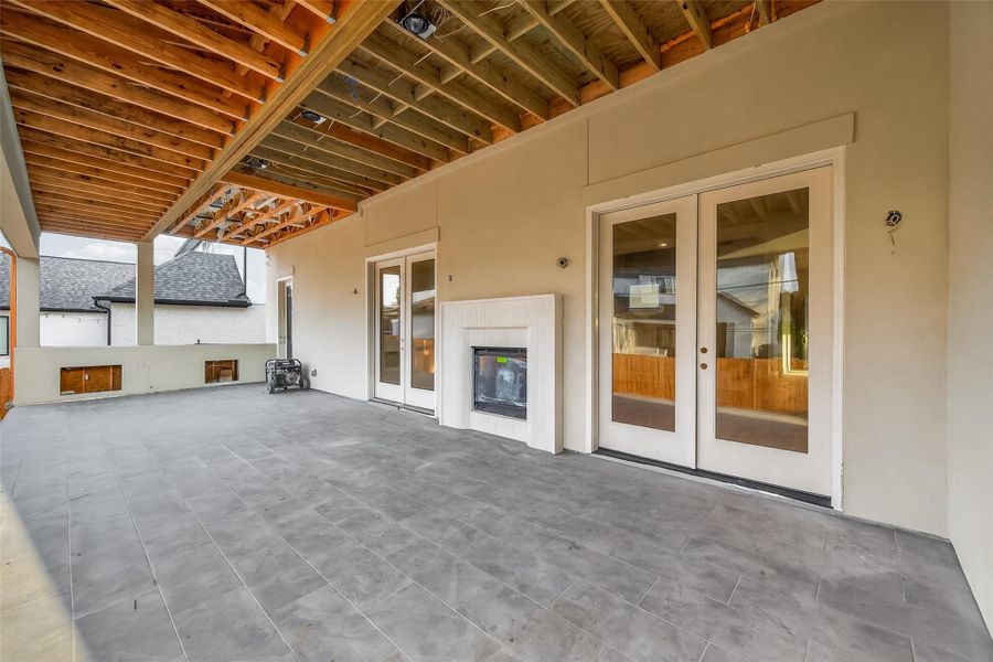 Look at the stone design on that double sided fire place