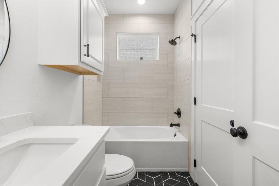 Furnished interior view inside a new home in , Bryan (Image 14).