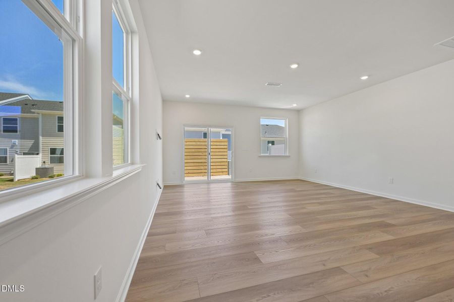 10-web-or-mls-Rabbitbrush St-S2304-010