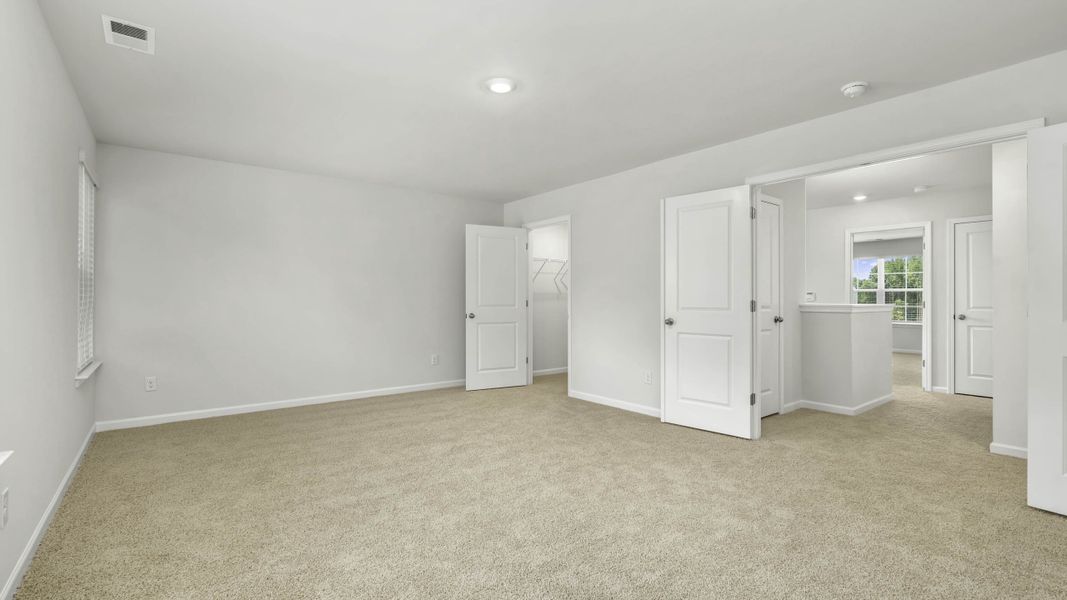 Spacious, unfurnished interior of a new home in Evergreen Landing, Lexington (Image 19). Spacious, unfurnished interior of a new home in Evergreen Landing, Lexington (Image 19).