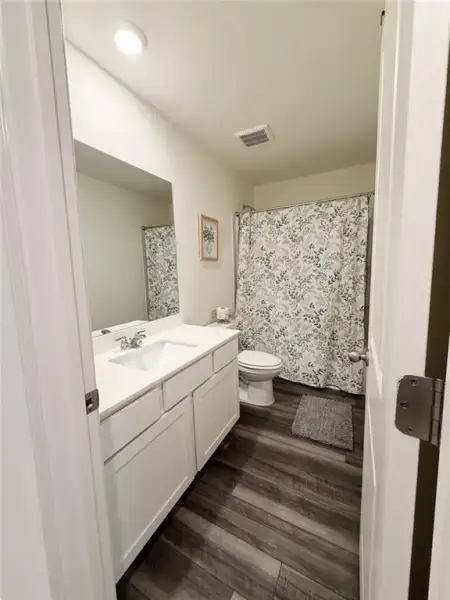 Furnished interior view inside a new home in Casteel, Bethlehem (Image 9).