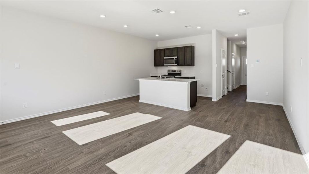 Spacious, unfurnished interior of a new home in Arbor Trails South, Princeton (Image 26).
