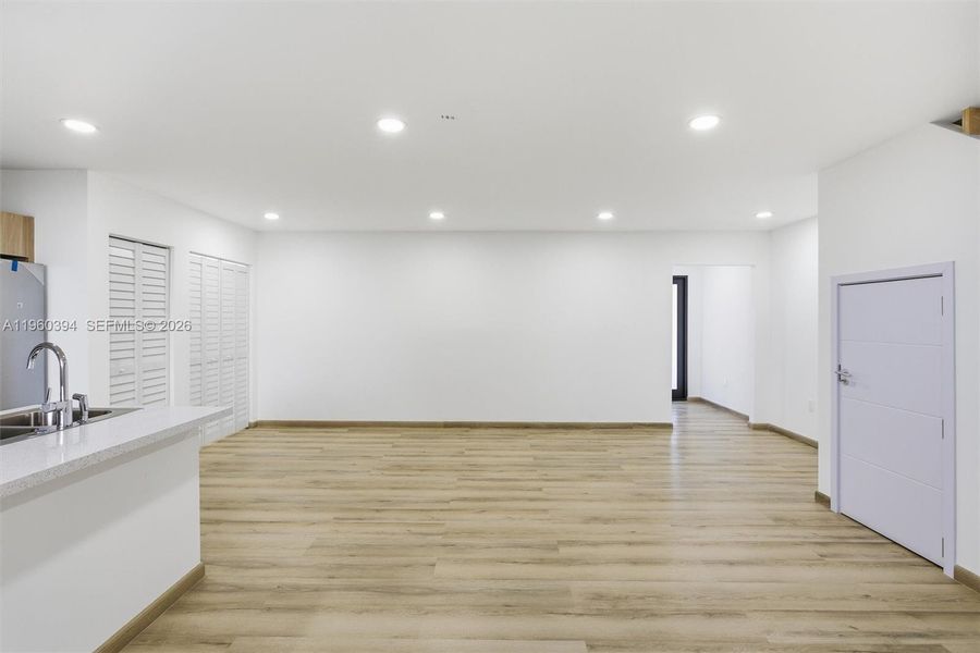 Spacious, unfurnished interior of a new home in , Florida City (Image 27).