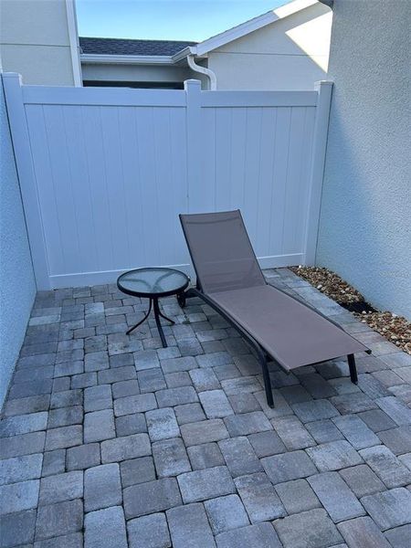 Exterior details and patio area of a home in , Winter Garden (Image 27).