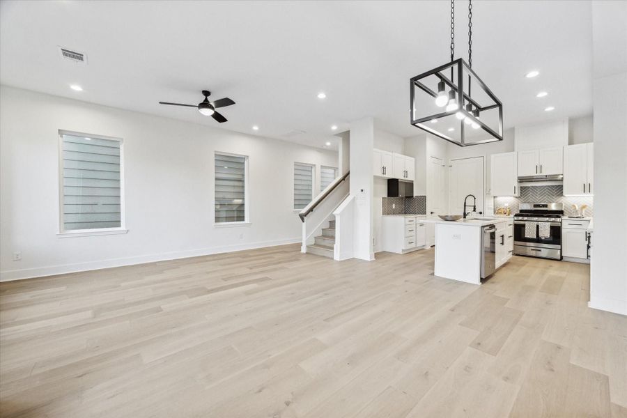 Spacious, unfurnished interior of a new home in , Houston (Image 26).